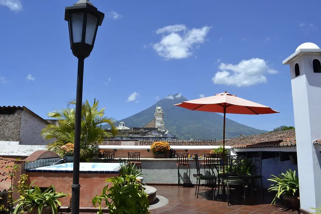 D'Leyenda Hotel Antigua