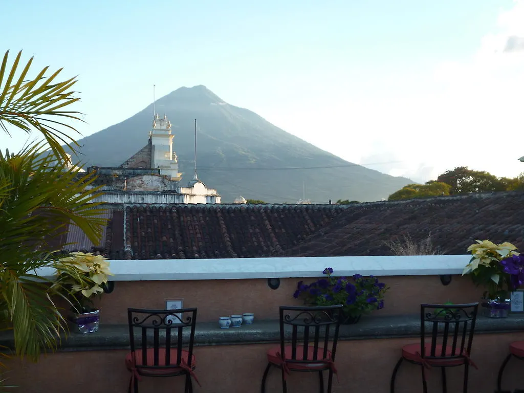 D'Leyenda Hotel Antigua