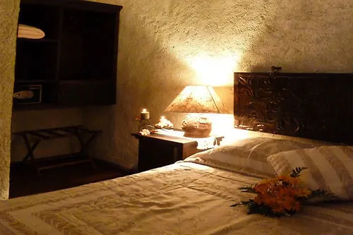 D'Leyenda Hotel Antigua